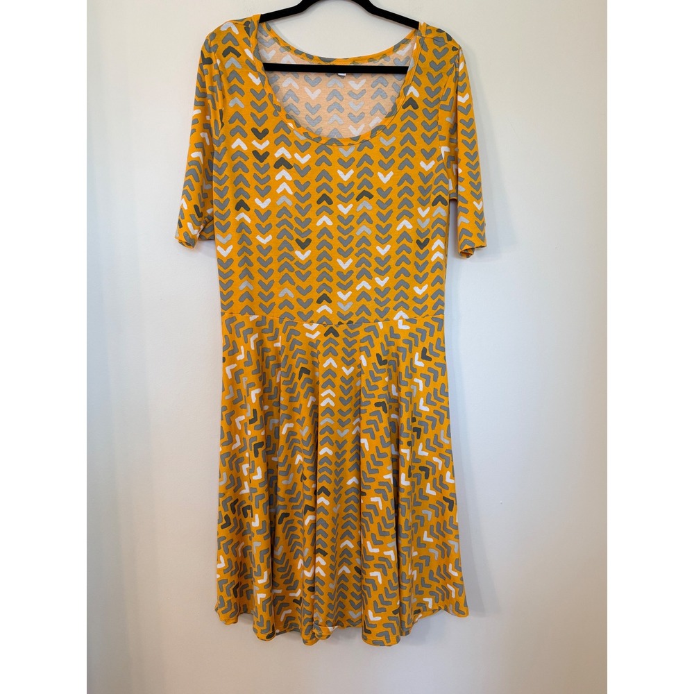 LuLaRoe Nicole Dress Womens 2XL Yellow Chevron Heart Fit Flare Elbow Sleeve XL+